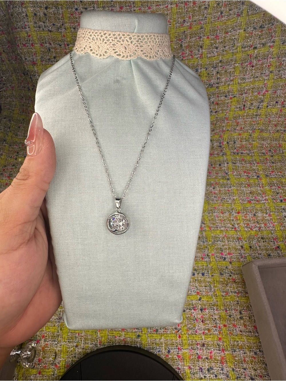AA great Sterling Silver Round Cubic Zirconia Pendant Necklace - Silver